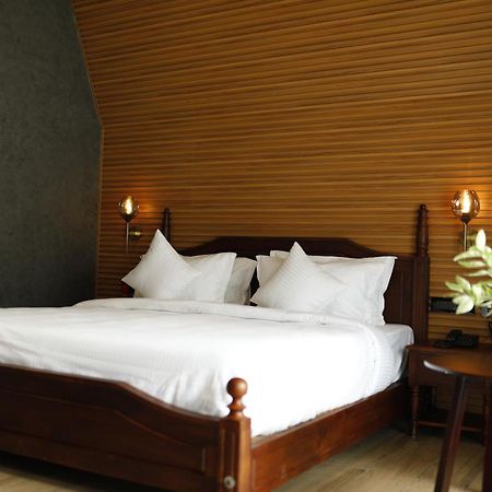 Leela'S 7Th Heaven Resort & Spa Trikunnapuzha ภายนอก รูปภาพ