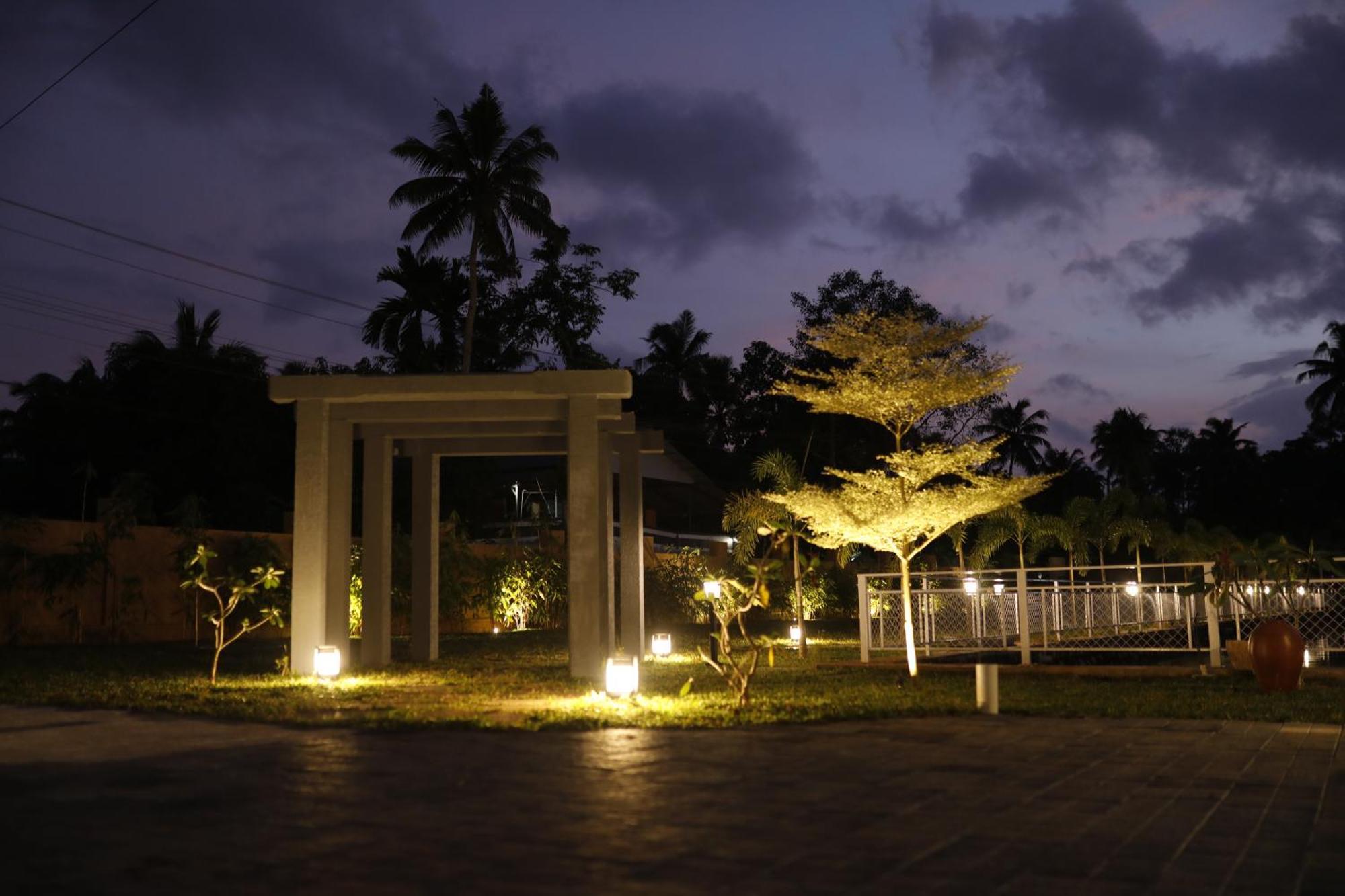 Leela'S 7Th Heaven Resort & Spa Trikunnapuzha ภายนอก รูปภาพ